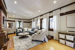 Photo 5 of 1376 E PERRY AVE
