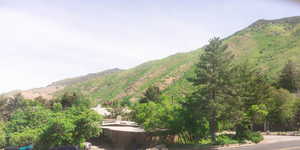 Views of the moutains and valleys all around the property