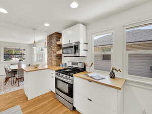 Photo 10 of 2204 S LINCOLN ST