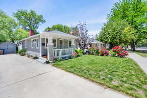 Photo 2 of 2204 S LINCOLN ST