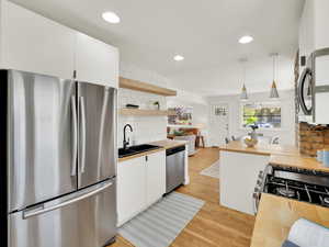 Photo 12 of 2204 S LINCOLN ST