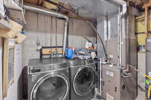 Laundry room with independent washer and dryer