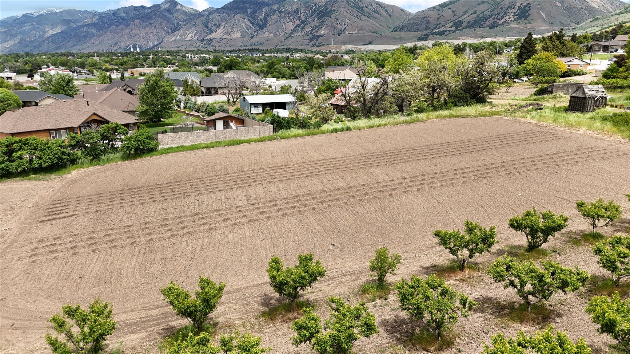 View of mountain background with nearby suburban area