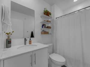Upstairs 2nd bathroom