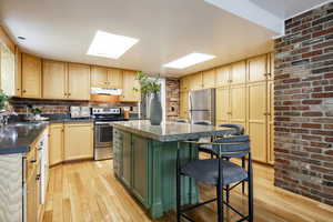 Photo 11 of 3021 E SHAKESPEARE PL