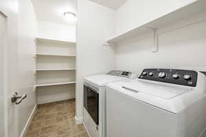 Photo 32 of 991 N ELIZABETH DR
