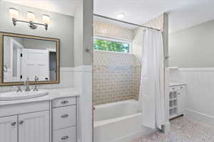 Jack and Jill Upstairs bath