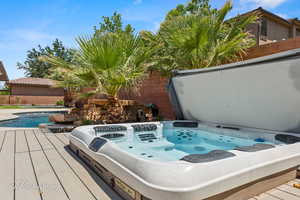 Exterior view of a jacuzzi and a swimming pool