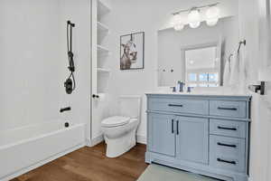 Second level main home full bath