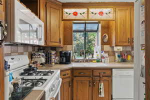 Photo 13 of 2243 E RAMONA AVE
