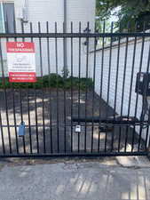 K-102 keys and fob are on the gate