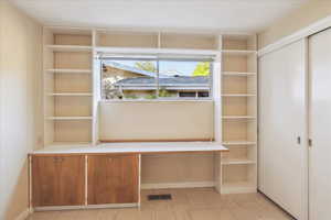 Photo 11 of 4530 S PARK HILL DR