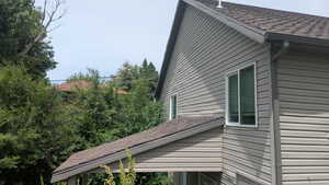 View of home's exterior