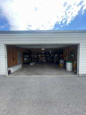 Garage extra deep and extra wide