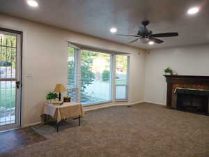 Large bay window with view of the mountains in the living room