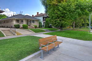 View of front of house featuring a front yard