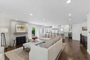 Photo 7 of 1410 E BUTLER AVE