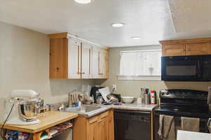 Photo 23 of 1410 E BUTLER AVE
