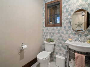 Photo 33 of 1156 N VALLEY VIEW DR