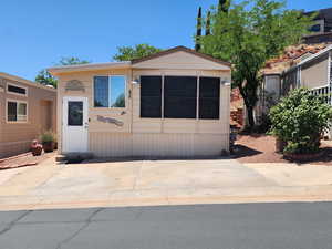 View of manufactured / mobile home