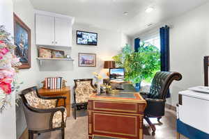 Executive office right of entrance