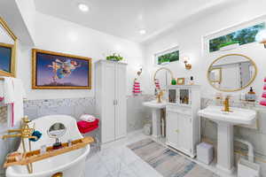 Owner's luxury apartment full bathroom