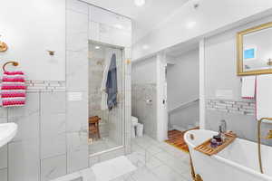 Owner's luxury apartment full bathroom