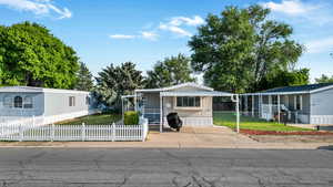 Manufactured / mobile home with a porch