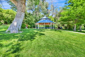 Adjacent park (NOT INCLUDED IN PROPERTY)