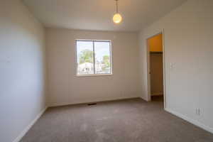 Upstairs 2nd Bedroom with Walkin Closet