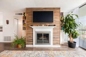 Photo 5 of 123 E 2ND AVE #1211