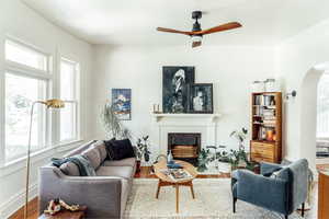 Photo 5 of 336 S DOUGLAS ST