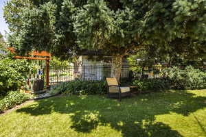 Photo 24 of 2409 S TAYLOR AVE