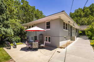Photo 35 of 2409 S TAYLOR AVE