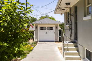 Photo 34 of 2409 S TAYLOR AVE