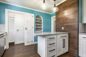 Photo 6 of 2409 S TAYLOR AVE