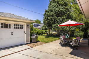 Photo 9 of 2409 S TAYLOR AVE