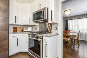 Photo 13 of 2409 S TAYLOR AVE