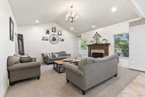 Photo 10 of 521 W WESTERN DR