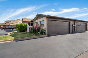 Photo 4 of 871 E 5575 S
