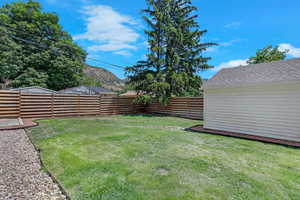 View of yard featuring a mountain view