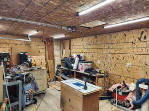 Detached Workshop with 60 amp service, fully insulated.