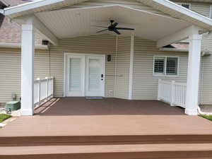 Deck with ceiling fan