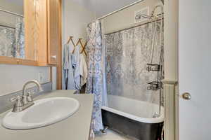 Second bathroom.