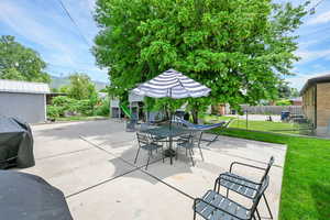 View of patio / terrace featuring outdoor dining space