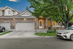 Photo 2 of 696 S CLEARWATER FALLS DR