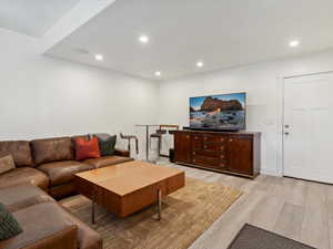 Photo 4 of 335 E PARK BLVD