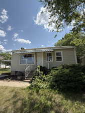 View of front of home with entry steps