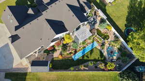 Aerial view of property and surrounding area