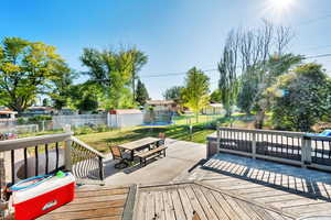 Deck featuring a trampoline